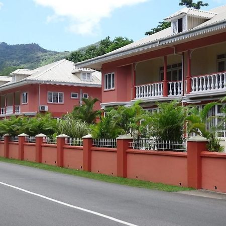 Reef Holiday Apartments Anse aux Pins Eksteriør bilde