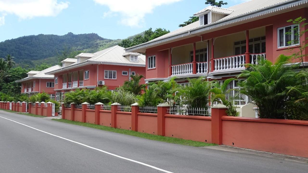 Reef Holiday Apartments Anse aux Pins Eksteriør bilde