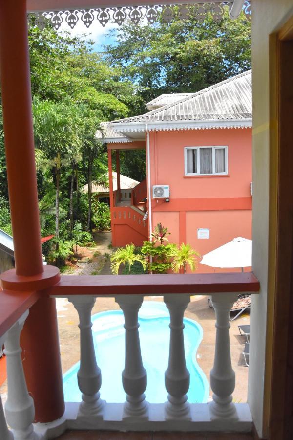 Reef Holiday Apartments Anse aux Pins Eksteriør bilde