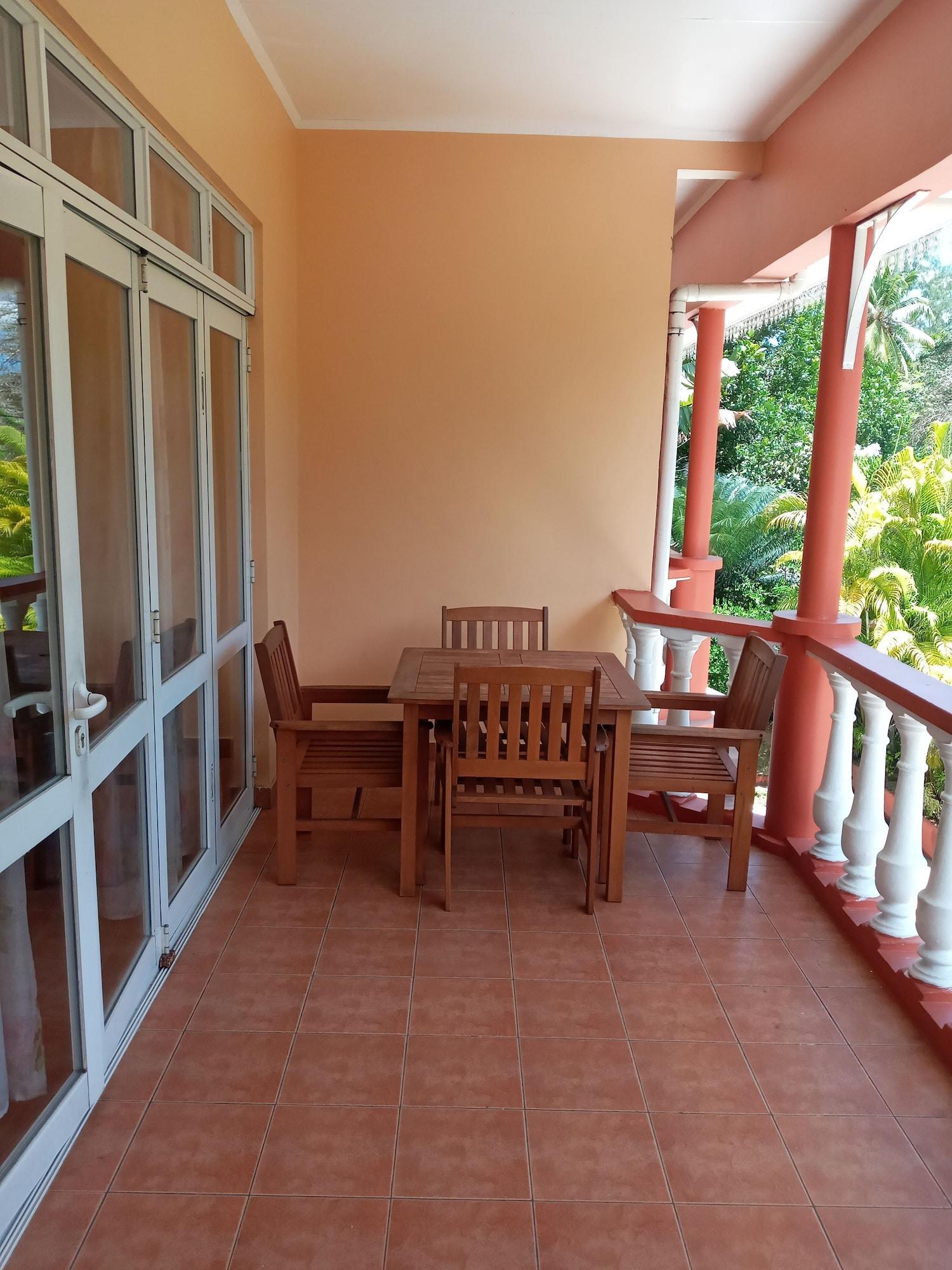 Reef Holiday Apartments Anse aux Pins Eksteriør bilde